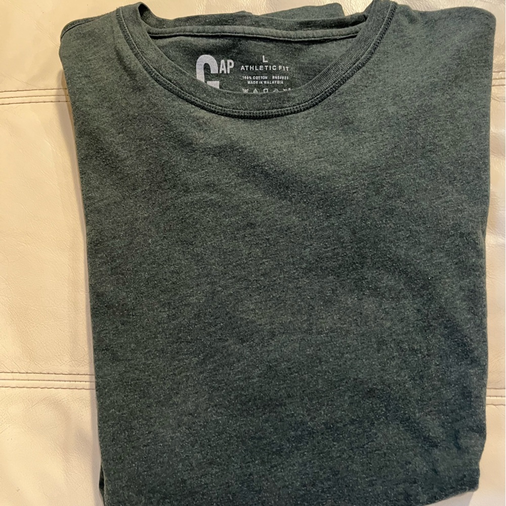 GAP Men's Dark Green Long Sleeve Tee